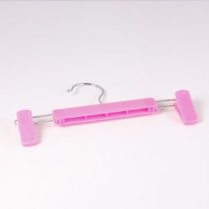 Percha de plastico rosa