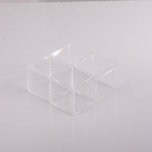 Caja de plastico 2x2