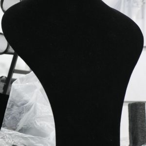 Expositor de collar terciopelo negro 34cm