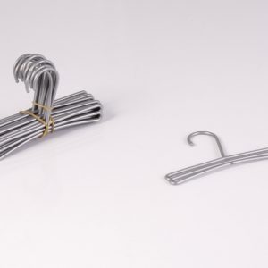 Percha plastico gris para ropa interior